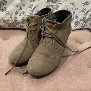 Tom's tan wedge booties
